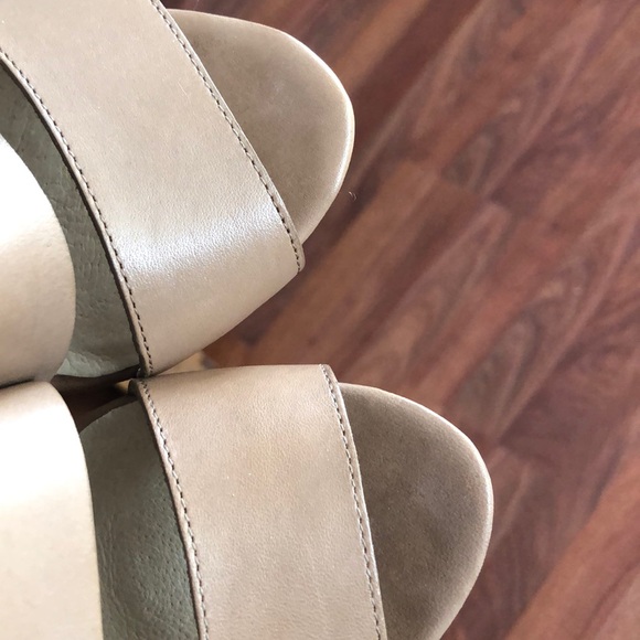 Michael Kors heels - Picture 3 of 7